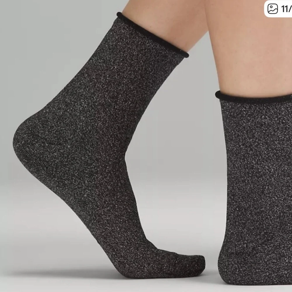 Lululemon NWT Daily Stride Sparkle Socks Black Moon/ Silver glimmer Medium